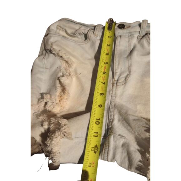 Kendall & Kylie Junior's Size 9 "The Icon Short" - Picture 3 of 7